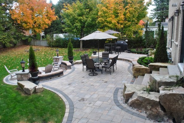 Backyard patio with modern design